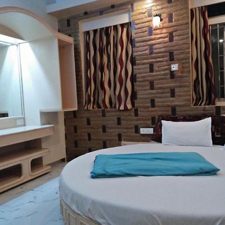 Hotel Blue Bird Colaba Mandve Kültér fotó