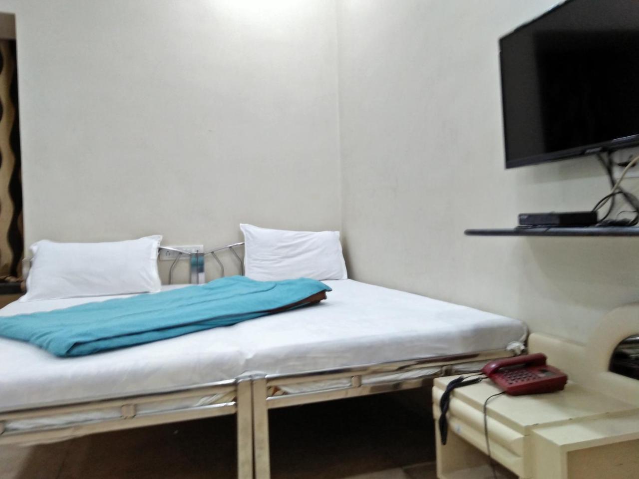 Hotel Blue Bird Colaba Mandve Kültér fotó