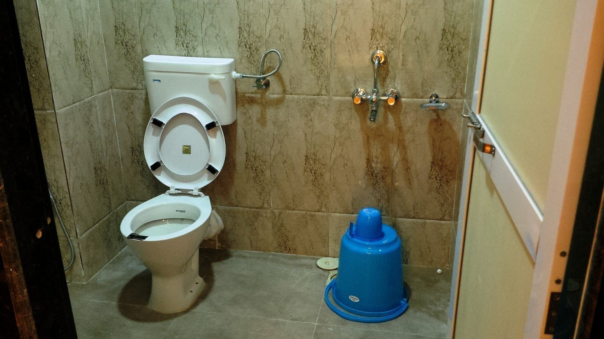 Hotel Blue Bird Colaba Mandve Kültér fotó